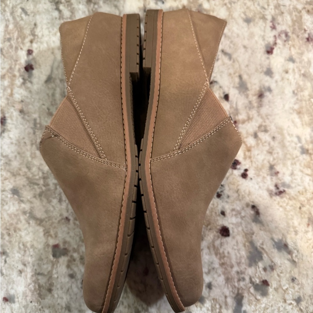 New Euro Soft womens Everett flats size 9.5 tan leather loafers fairycore - Picture 6 of 9